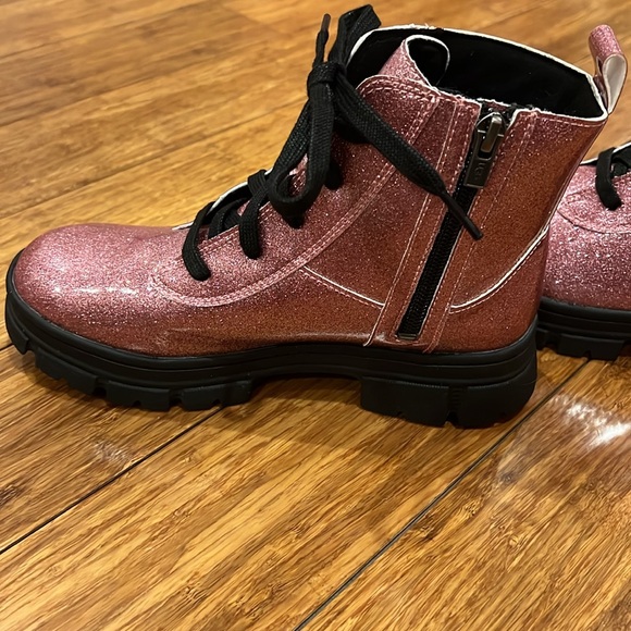 Girls Ugg boots - Picture 5 of 7